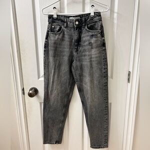Black Zara Mom jeans high waisted size US2